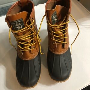 Men’s Bass Mallard boots, size 7M, new 8” high